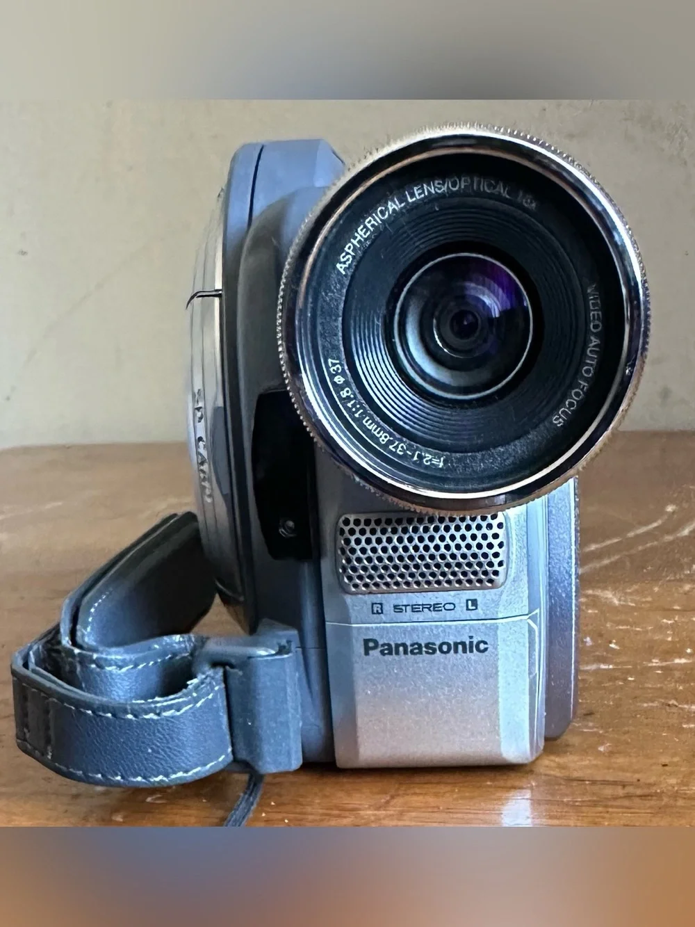 Panasonic Palmcorder VDR-M50 DVD 18x Optical Handheld Digital Video SD Camcorder